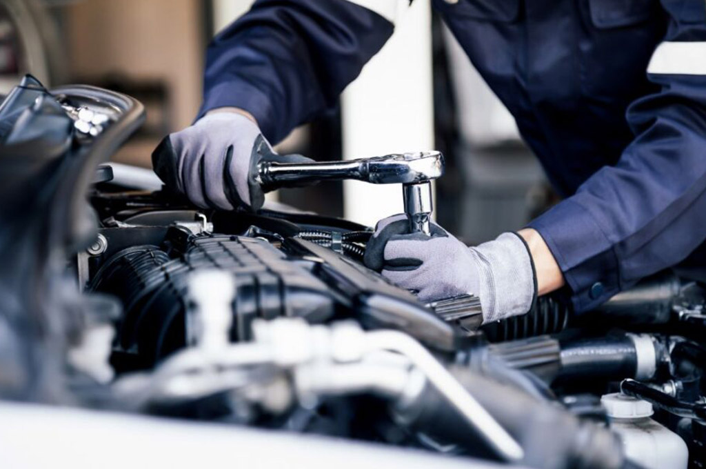 Riparazione parti meccaniche | Servizi | Jeep De Lucia